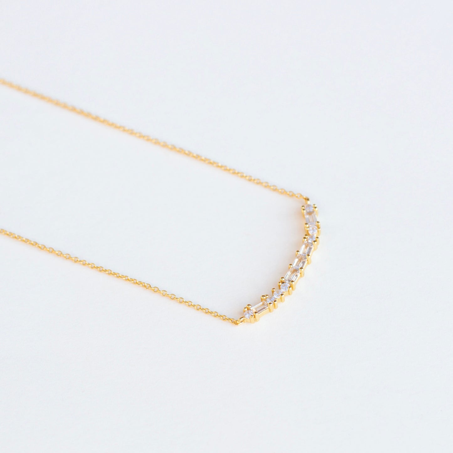 COLLANA IN ORO E ZIRCONI PEPITA