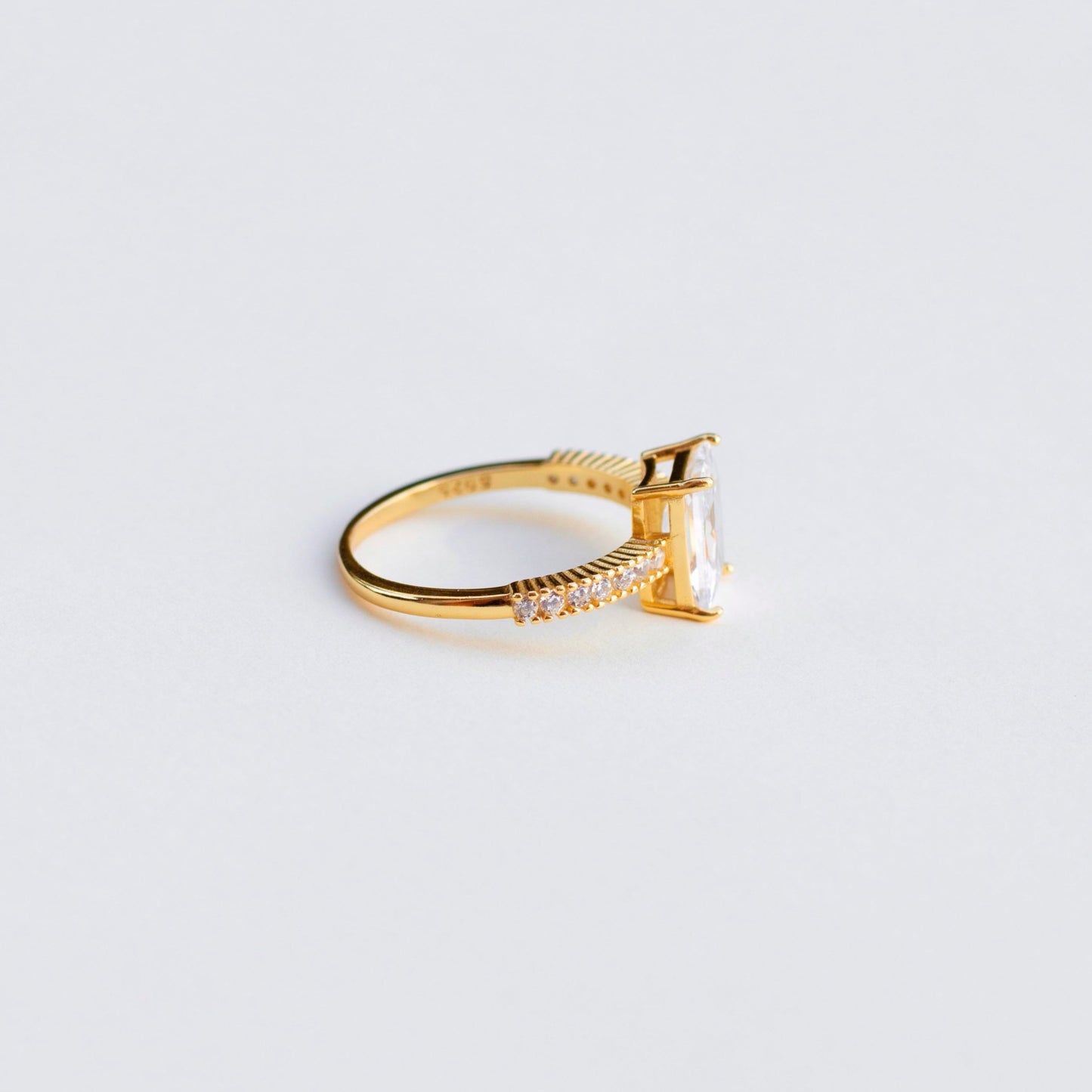 ANELLO IN ORO E ZIRCONI MOONLIGHT