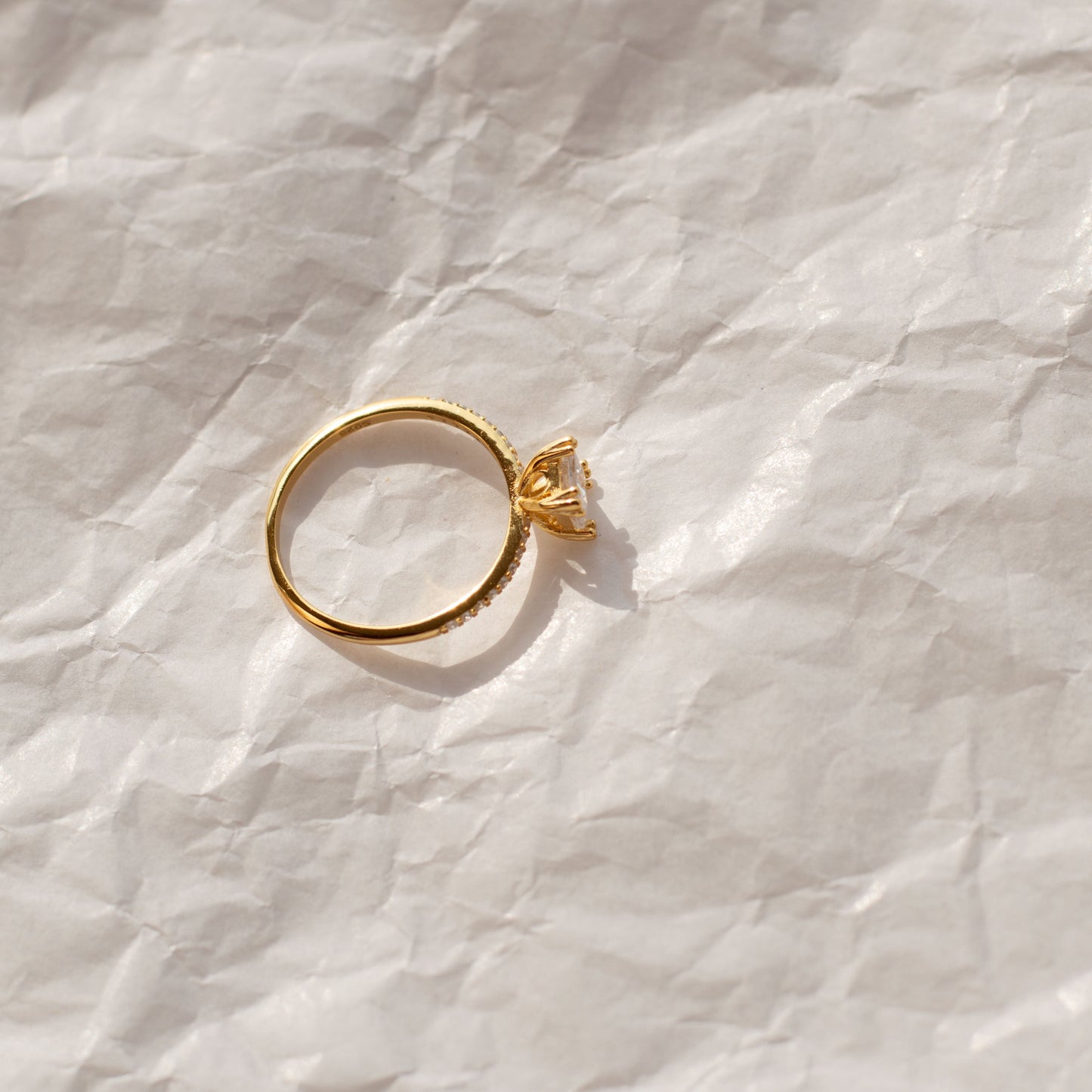 ANELLO IN ORO E ZIRCONI KAIRO